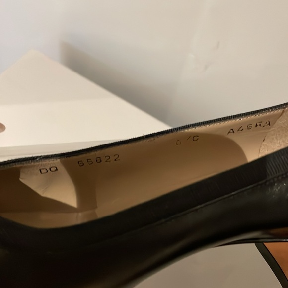 Salvatore Ferragamo Heels - Size 6.5 - Picture 7 of 13